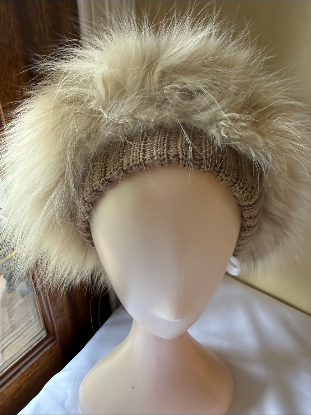 Stunning Vintage Macy’s Little Shop Genuine Fox Fur Hat